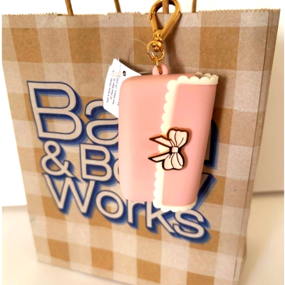 NWT!! Bath & Body Works Pink Bow 🎀  Snapcase Pocketbac Holder